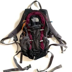 The North Face Mako Women’s Hydration Pack Daypack Backpack Maroon Grey Black